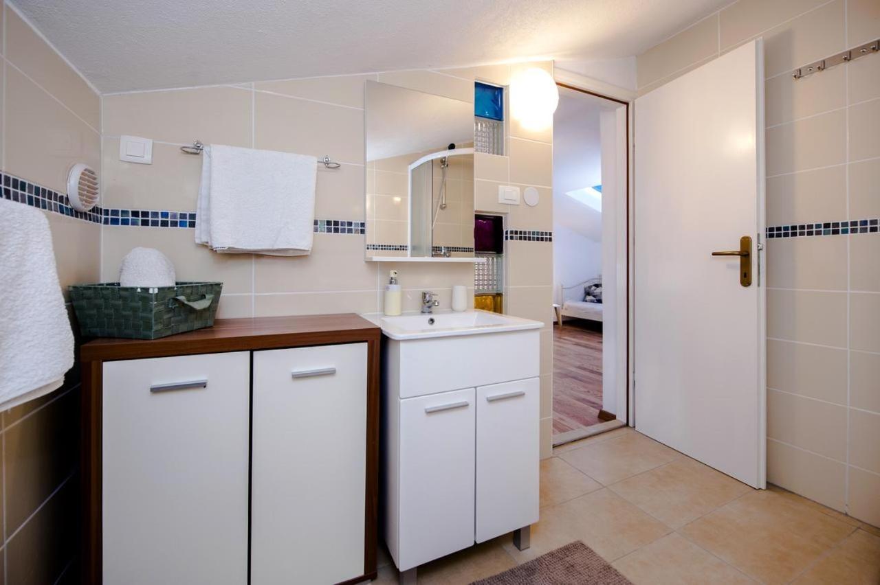 "Art House" Rovinj-Holiday, Holiday Home To Rent Ровинско село Екстериор снимка